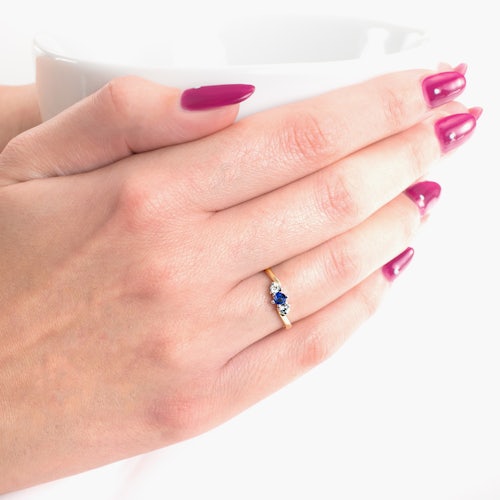 Pierścionek Heart of the Ocean: złoty, niebieski szafir